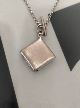 Pulsera Plata Chica Rombo Cierre Toggle