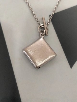 Pulsera Plata Chica Rombo Cierre Toggle