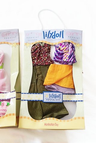 2 sets de ropa Lilydoll Manhattan Toy nuevos