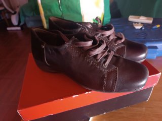 Zapatos de mujer marrones sin estrenar