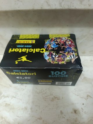 Box 100 bustine Calciatori Panini 2024-25