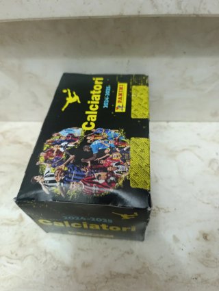Box 100 bustine Calciatori Panini 2024-25