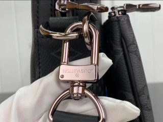 Louis Vuitton Trio Messenger Eclipse