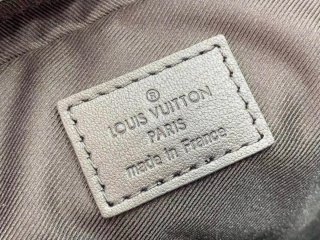 Louis Vuitton Trio Messenger Eclipse