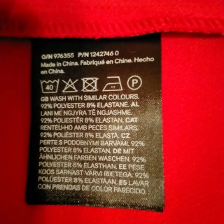 Vestito rosso H&M con bordi a onda