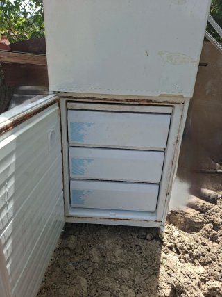 Nevera grande blanca