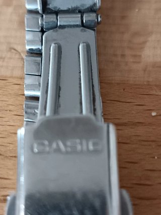 Reloj Casio Mujer Dorado y Plateado