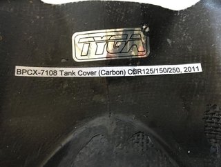 Protector Carbono "TYGA" de Depósito gasolina Hond
