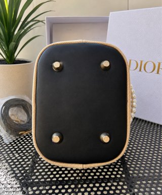 Neceser Dior Beauty beige y negro