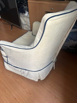 Sillón butaca beige con ribete azul