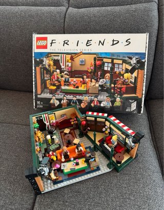 LEGO 21319 Central Perk completo