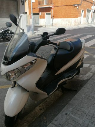 Suzuki Burgman 200 Blanca