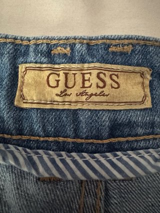 Shorts vaqueros Guess desgastados