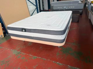 Base tapizada + Colchón Visco 135x190