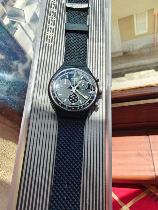 Swatch Chrono Black Friday SCB100 Variante Bicolor