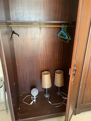 Armario vintage de madera