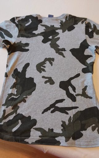 Lote 2 Camisetas Camuflaje Nike y Nanny State Tall