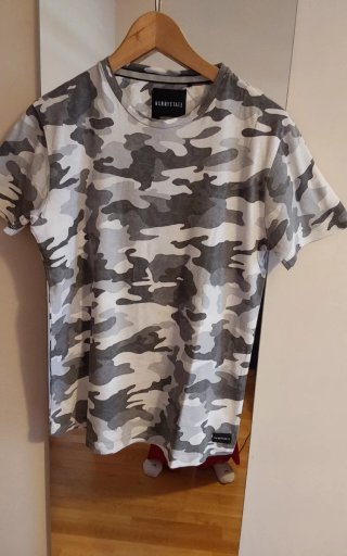 Lote 2 Camisetas Camuflaje Nike y Nanny State Tall