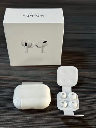 Airpods Pro 1 Apple. SOLO CAJA Y AUR. IZQDO.