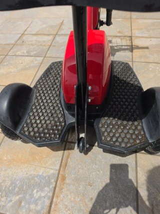 Triciclo Eléctrico Rojo