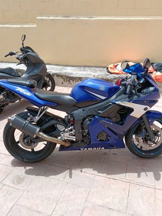 Yamaha R6 Azul 2003