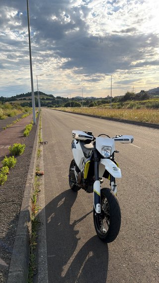 Husqvarna 701 Sm Supermotard