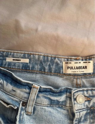 Pantalón vaquero Pull&Bear desgastado