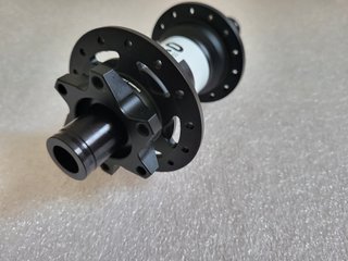 Buje trasero DT Swiss 350 28h 148mm 6T