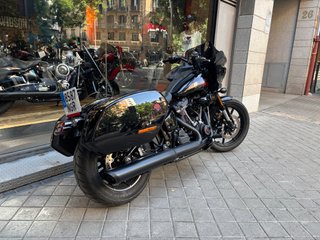 Harley-Davidson Low Rider ST Negra