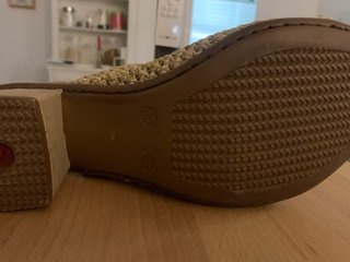Sandalias de cuña Rieker beige y marrón