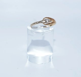 Anillo Oro 18k con piedra central