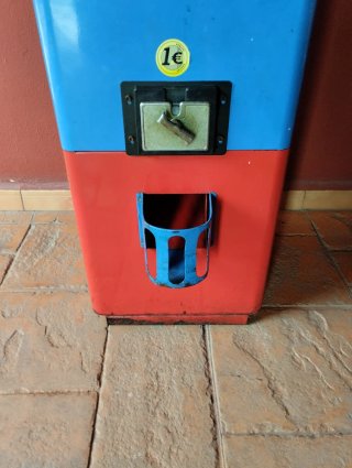 Máquina vintage cadbury Looney tunes taz 1€.