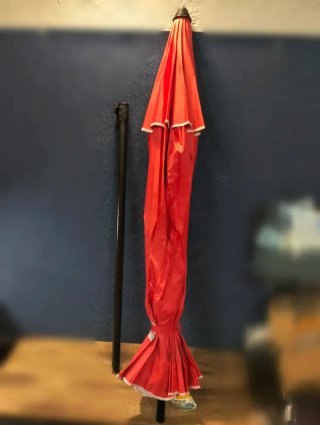 Sombrilla playa antiviento Ø240 cm Aktive roja