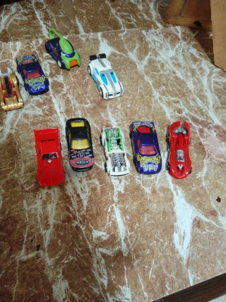 Lote de 8 coches de juguete
