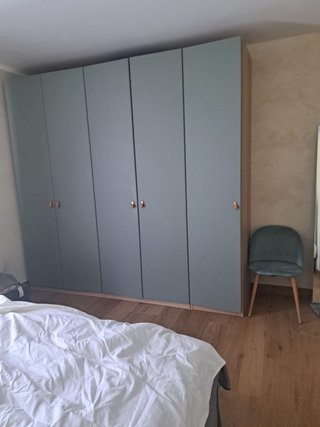 Puertas REINSVOLL verde grisáceo
