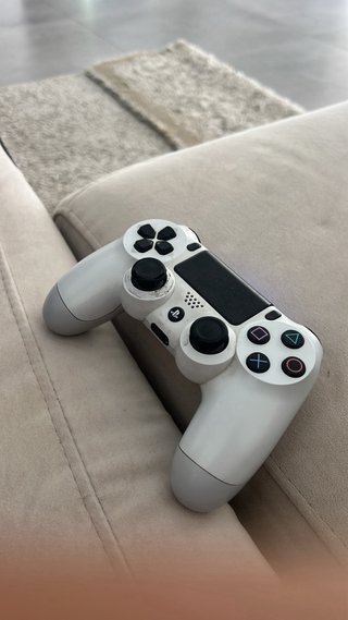 In vendita Sony PlayStation 4 Slim Bianca 500 Gb