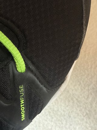 Deportivas Reebok Negras y Verdes.
