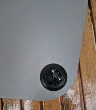 Base madera gris con ruedas