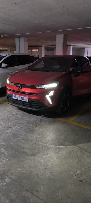Renault Captur Full Hybrid - 1.200km - 10/2025