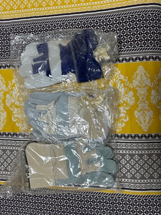 Guantes de piel beige y azul