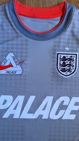 Palace x Nike Inglaterra Camiseta Fútbol