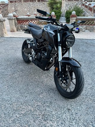 Honda CB125R Negra - Moto Naked