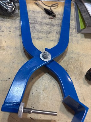 Alquiler de Tenaza profesional para tubos de riego