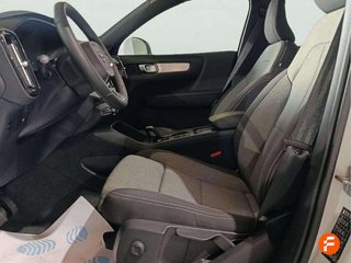 Volvo XC40 2.0 B3 G Plus Dark Auto