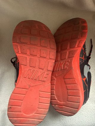 Deportivas Nike Negro y Naranja