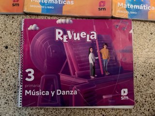 Libros de texto de 3 Primaria, revuela, sm
