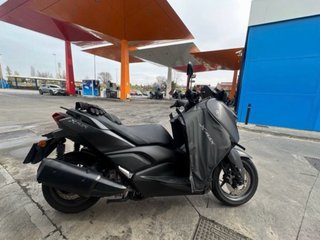 Yamaha X MAX 300 con manta