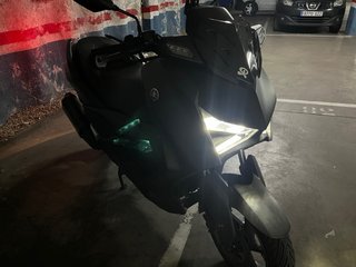 Yamaha X MAX 300 con manta
