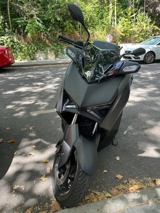 Yamaha X MAX 300 con manta