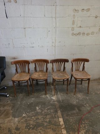 Conjunto de 4 Sillas de Madera